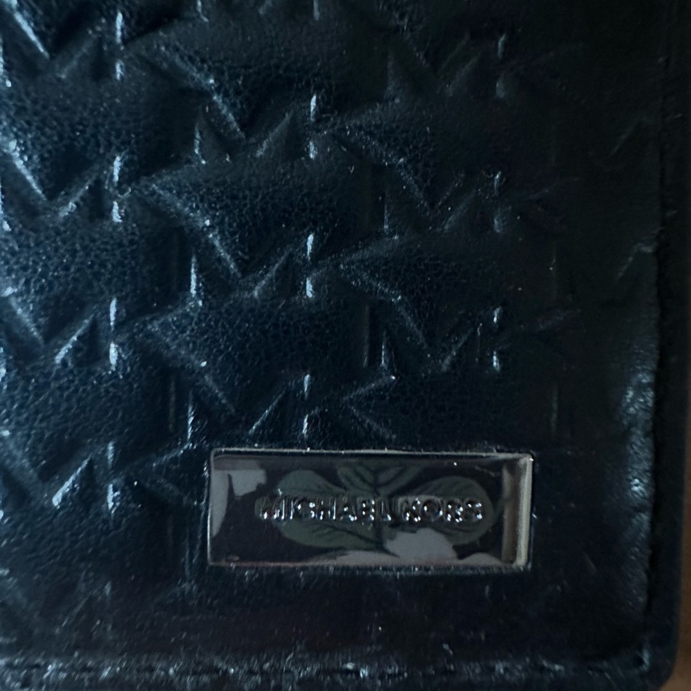 Michael Kors Embossed Black Card Holder - Picture 2 of 3